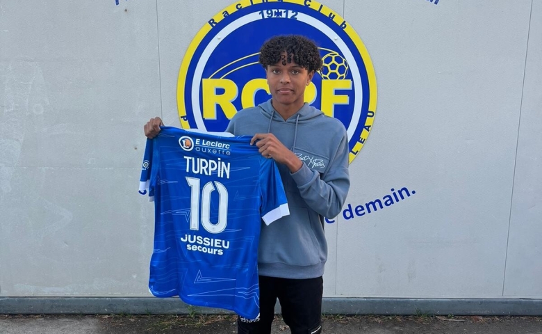 Yannis TURPIN joueur U14 du RCPF s'engage avec l'AJ Auxerre